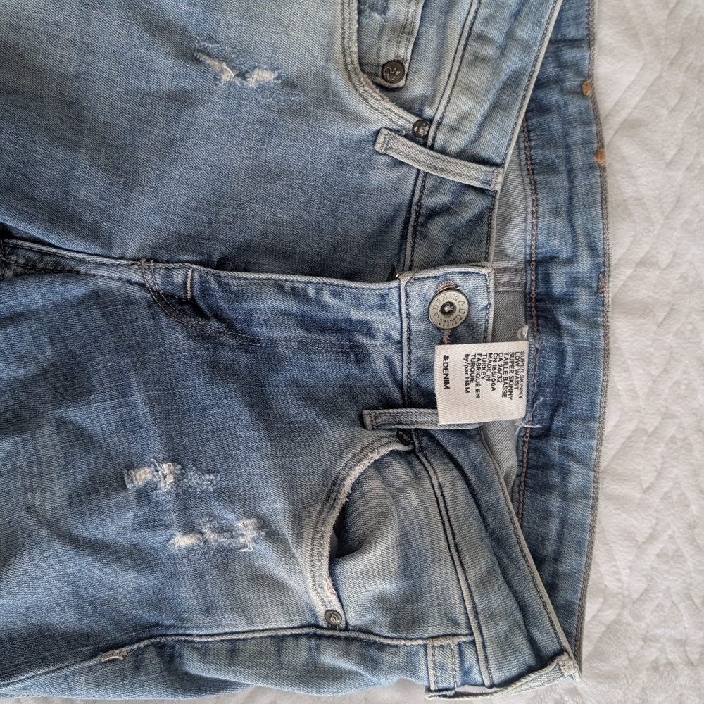 H&M Distressed Light Blue Jeans - Picture 2 of 4